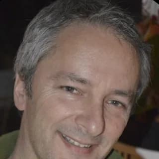 Portrait de Derek Hydon